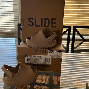 Yeezy slide Infant